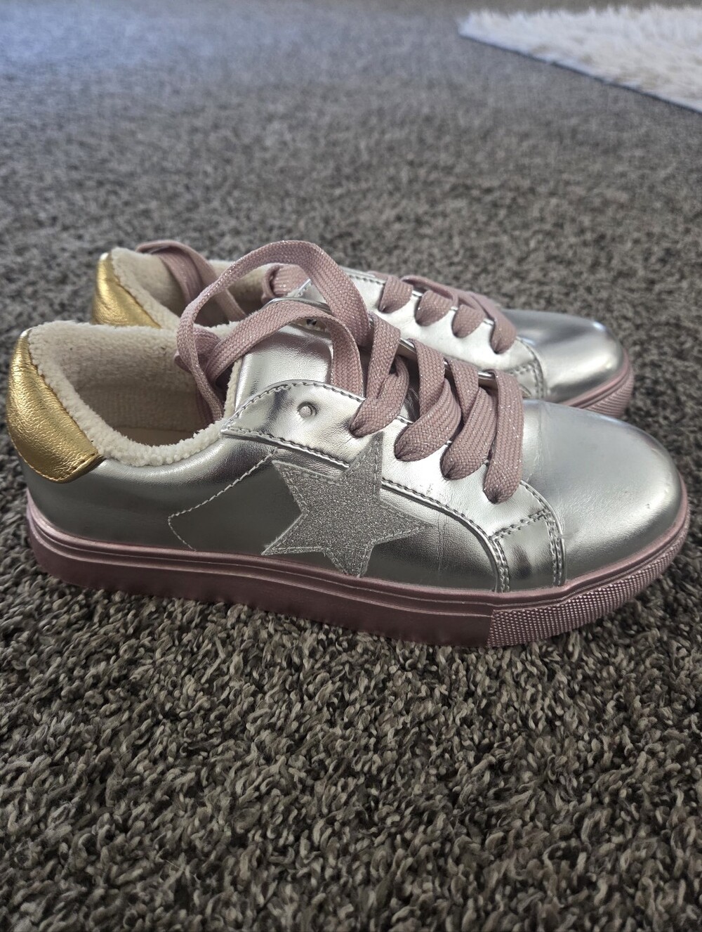 Jrezume Silver Sneakers with Pink Laces and Gold Heel